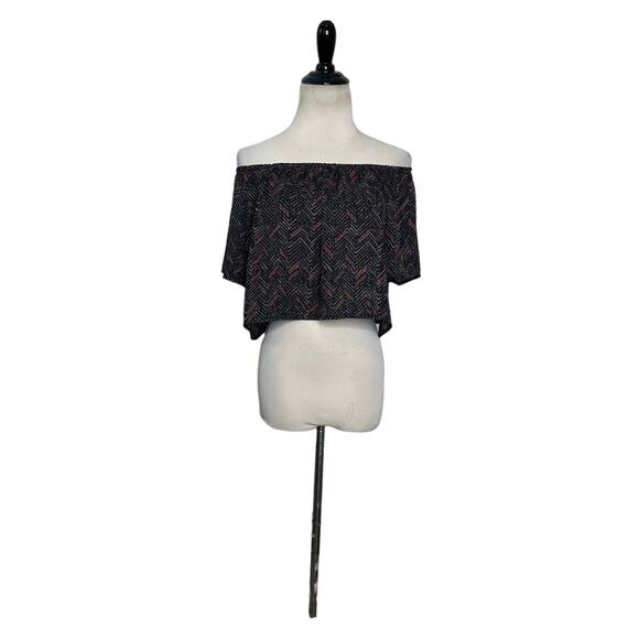 Forever 21 chevron print short sleeves off shoulder cropped top size M - Picture 8 of 8